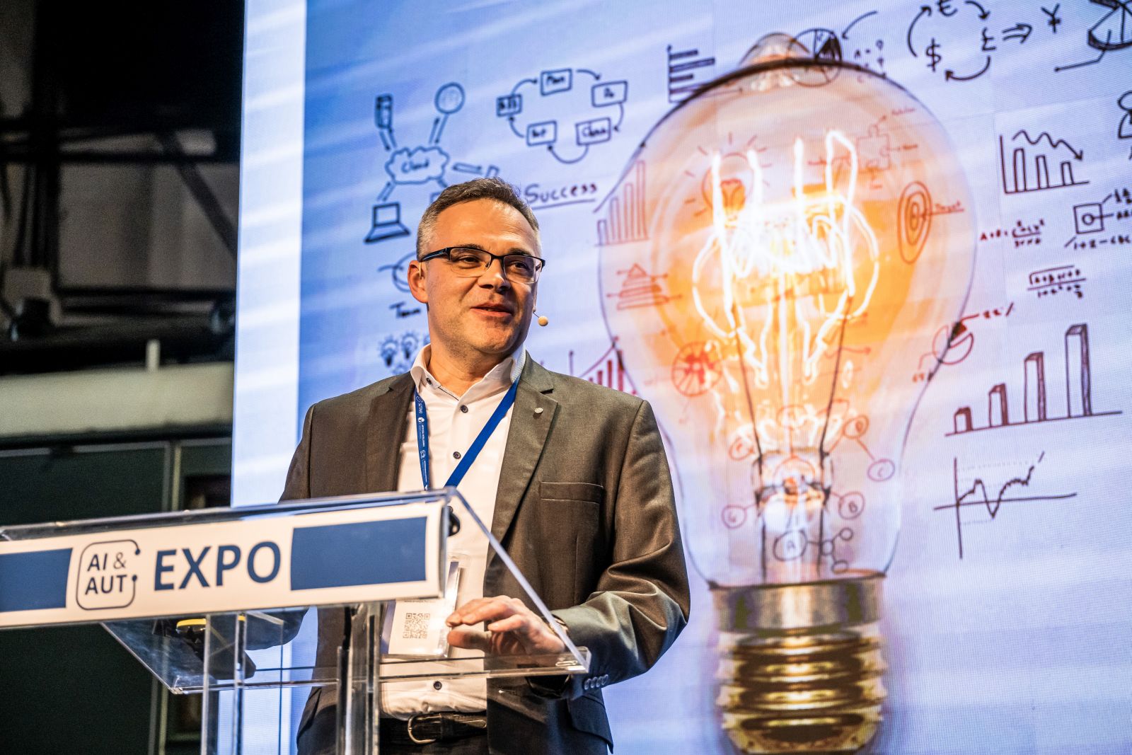 The presentation of Botond Kádár, CEO of EPIC InnoLabs at AI & Aut Expo is now available